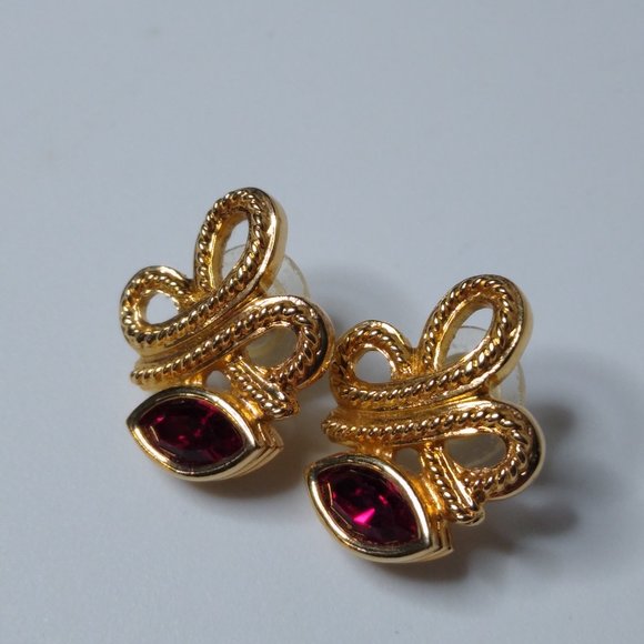 Vintage Marquise Faux Ruby Metal Earrings - Picture 3 of 16